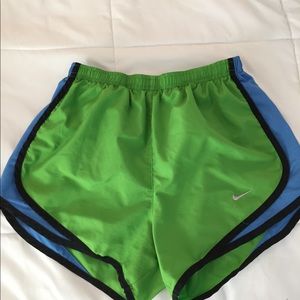 NIKE RUNNING SHORT